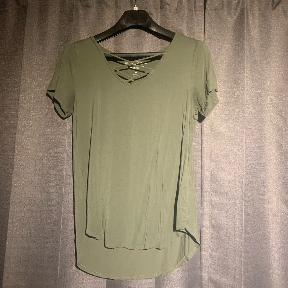 Women’s Hollister t-shirt